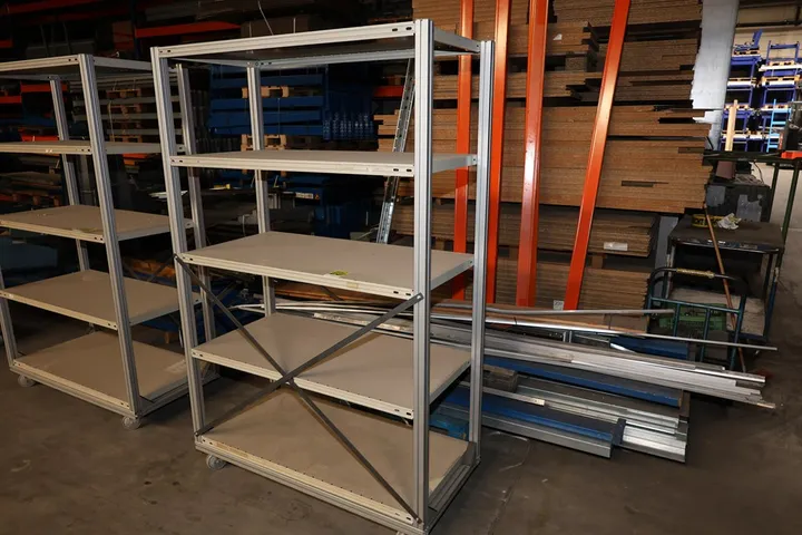 1 x Rollregal / Transportwagen Maße: 129 x 68 x 200 cm